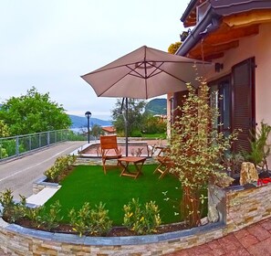 Terrace/patio - La Quiete 24 Holideal Apartment Lake view (Tremosine)