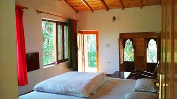 1 bedroom, bed sheets