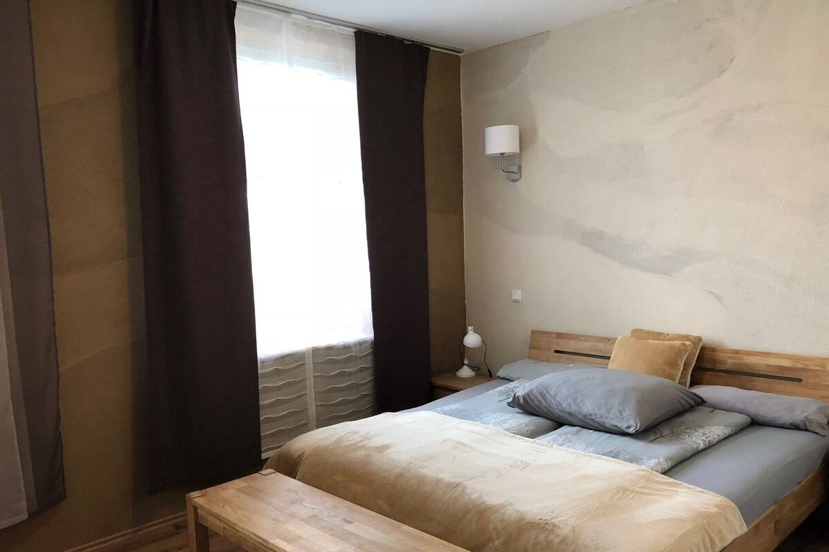 Estudio (Sandkontor) | Escritorio, cortinas opacas, wifi gratis y ropa de cama