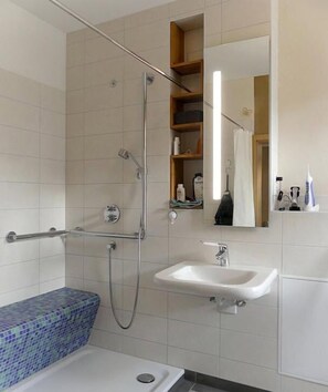 Studio (Blumenkontor) | Badezimmer | Dusche, Haartrockner, Handtücher, Seife