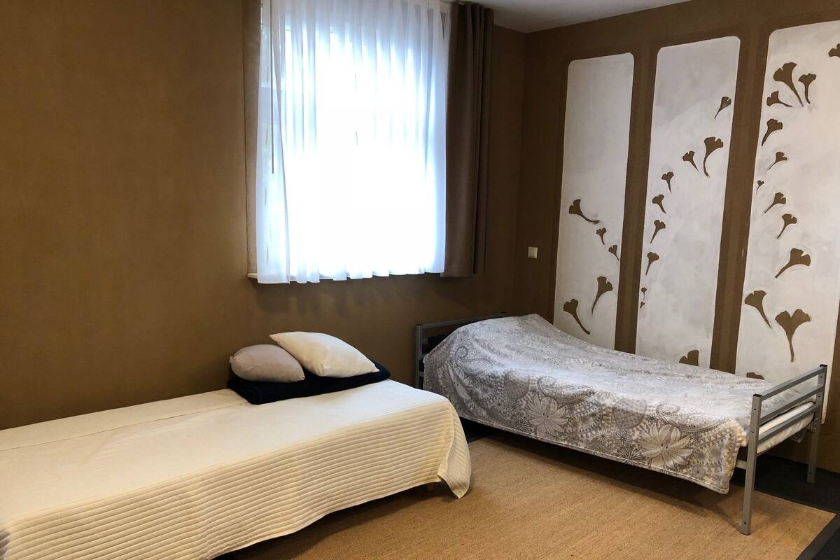 Habitación doble (Lehmkontor) | Escritorio, cortinas opacas, wifi gratis y ropa de cama
