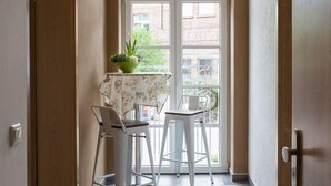 Estudio (Blumenkontor) | Escritorio, cortinas opacas, wifi gratis y ropa de cama