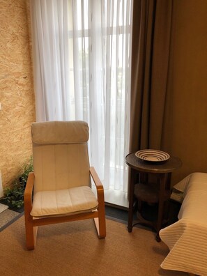 Double Room (Lehmkontor) | Living area | Flat-screen TV