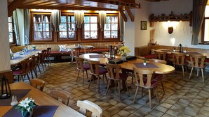 Daily buffet breakfast for a fee - Gasthaus Dörsthof (Alzenau)