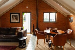 Standard Room | Living area