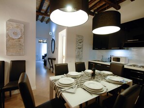 City Apartment, 1 King Bed with Sofa bed (3 Bedrooms) | Private kitchen | Oven, espresso maker, freezer, dining tables - Ripa 1 Apartment (Rome)