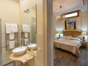 Apartment (2 Bedrooms) | 2 Schlafzimmer, Daunenbettdecken, Bügeleisen/Bügelbrett