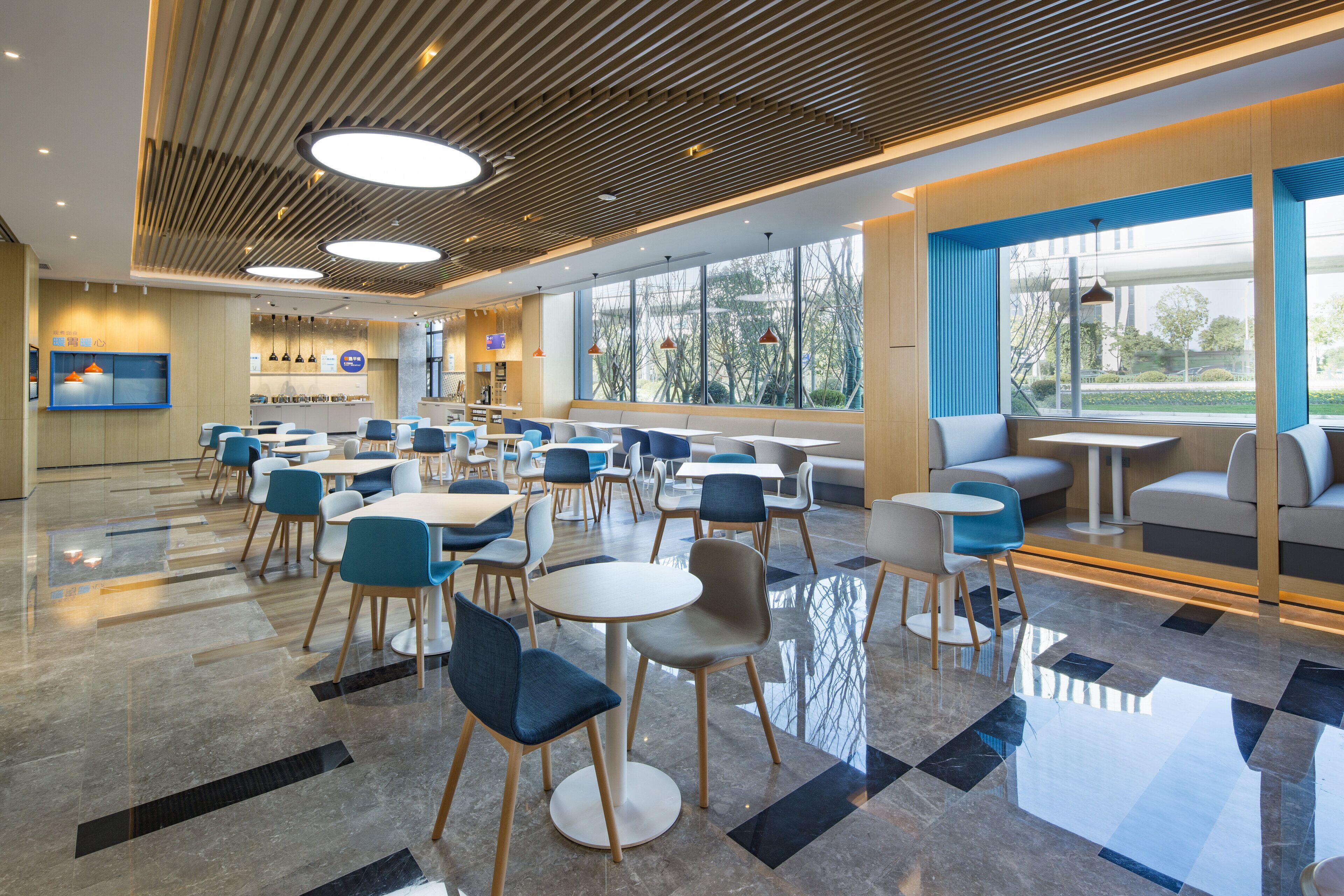 Photo - Holiday Inn Express Shanghai Kangqiao by IHG