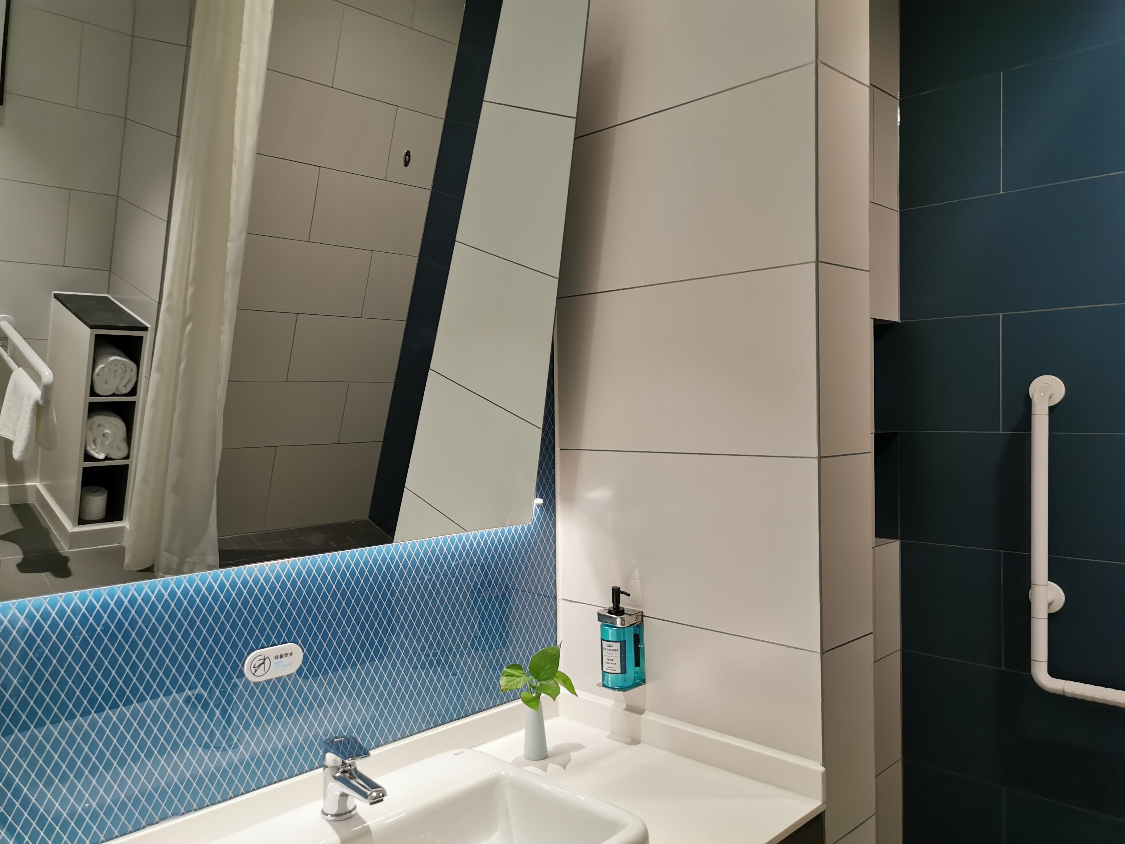 Foto - Holiday Inn Express Shanghai Kangqiao by IHG