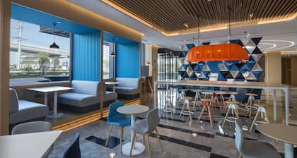 Holiday Inn Express Shanghai Kangqiao by IHG