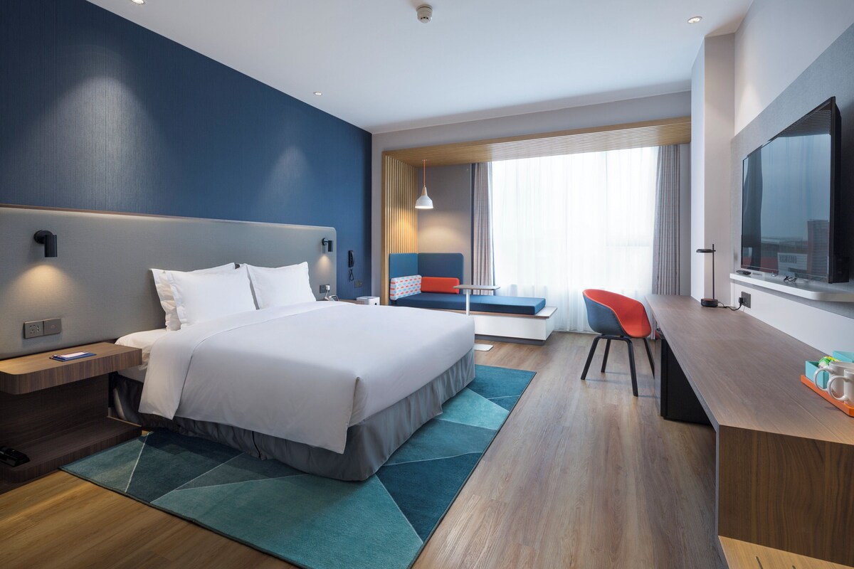 In-room safe, desk, laptop workspace, blackout curtains