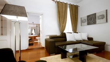 Appartamento (3 Bedrooms) | Soggiorno | TV