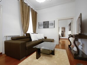 Apartamento (3 Bedrooms) | Sala de estar | TV