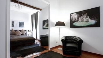 Appartamento (3 Bedrooms) | 3 camere, copriletto in piuma, ferro/asse da stiro, culla da viaggio