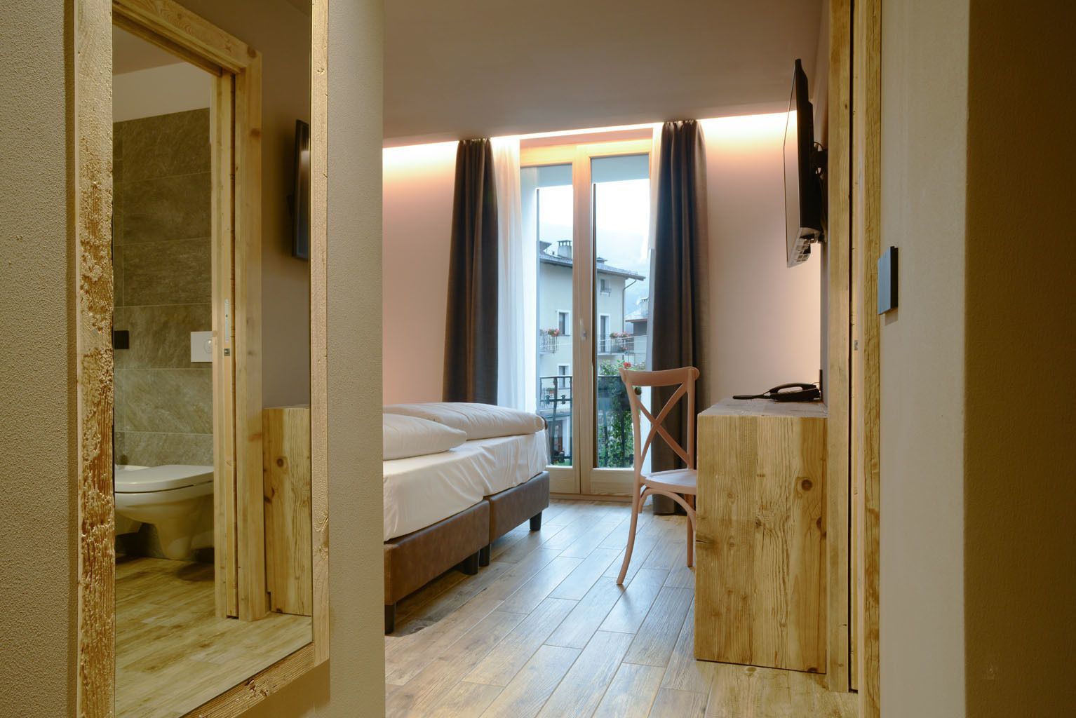 classic double or twin room, balcony | minibar, desk, soundproofing, free wifi