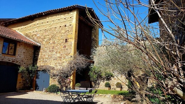 Exterior - La Maison Des Charmes (Ternand)