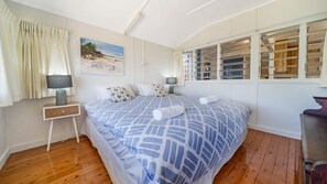 2 bedrooms, iron/ironing board, WiFi