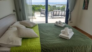 5 Schlafzimmer, Zimmersafe, Bügeleisen/Bügelbrett, Reisekinderbett