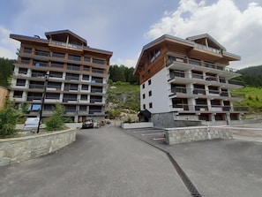 Esterni