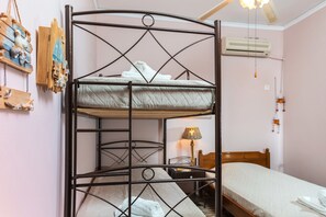 Duplex | 4 bedrooms, desk, soundproofing, iron/ironing board
