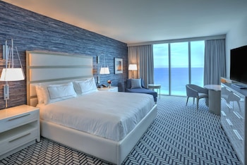 Room, 1 King Bed, Oceanfront | Hypo-allergenic bedding, in-room safe, desk, laptop workspace at Hotel Maren Fort Lauderdale Beach, Curio Collection by Hilton