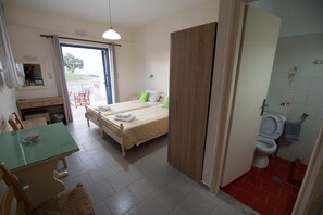 Studio | Badezimmer | Dusche, kostenlose Toilettenartikel, Haartrockner, Handtücher