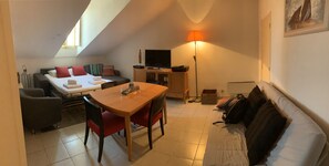 1 bedroom, WiFi - Charming Spacious Apartment in Cannes’ center (Cannes)