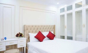 2 bedrooms, WiFi - Blue Ocean Apartment 2 - Ha Long City (H Long)