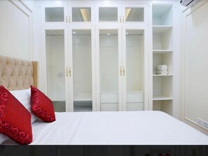 2 bedrooms, WiFi - Blue Ocean Apartment 2 - Ha Long City (H Long)