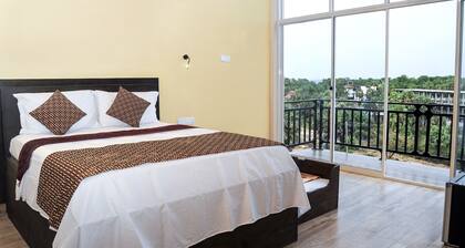 Luftiger kleiner Hügel, nur 500 m vom schönen Strand entfernt.