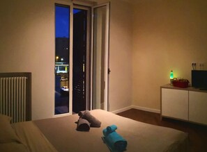 1 chambre, bureau, fer et planche à repasser, Wi-Fi gratuit
