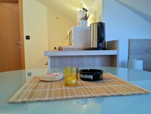 Familiestudio | Spiseområde på rommet