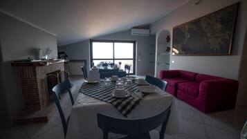 Minibar, una scrivania, Wi-Fi gratuito, lenzuola