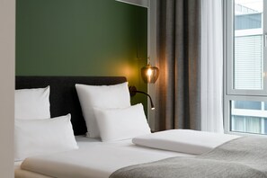 Superior Room | In-room safe, desk, soundproofing, iron/ironing board - Flightgate Munich Airport Hotel, a member of Radisson Individuals (Hallbergmoos)