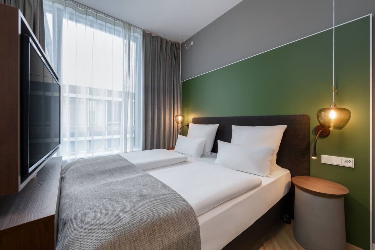Premium Room | In-room safe, desk, soundproofing, iron/ironing board (on request)