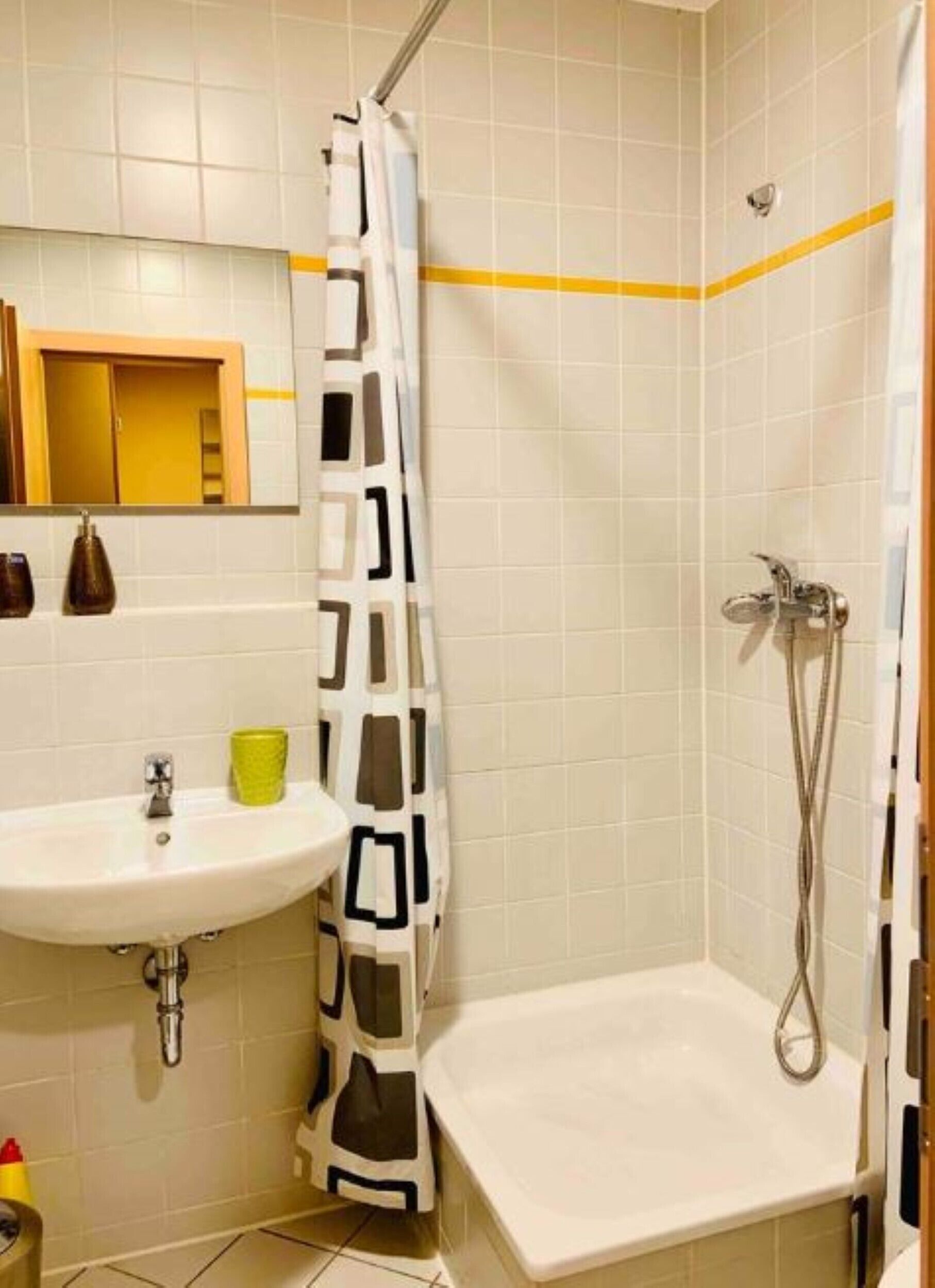 Hair dryer, towels