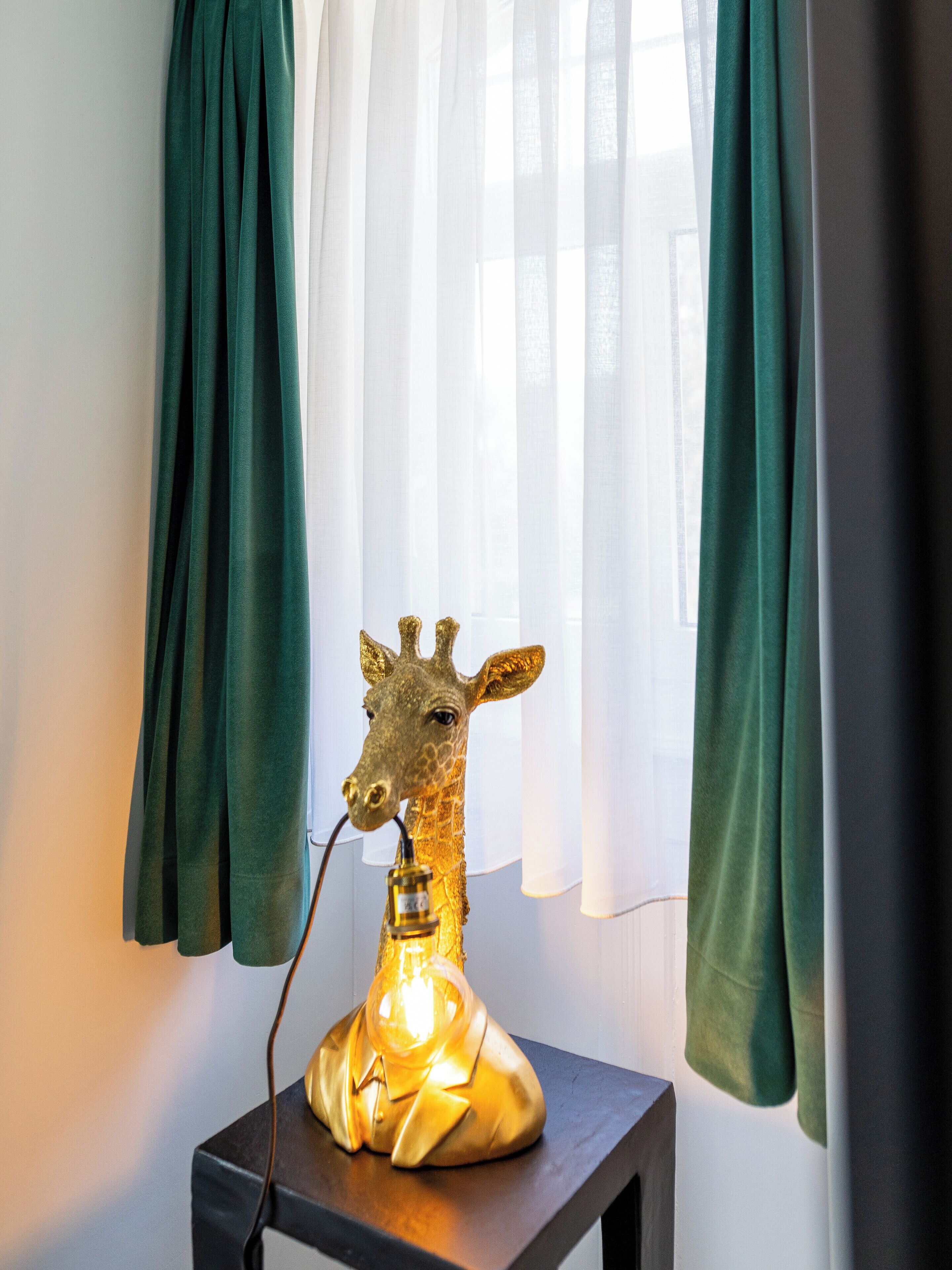 double room | living area | flat-screen tv