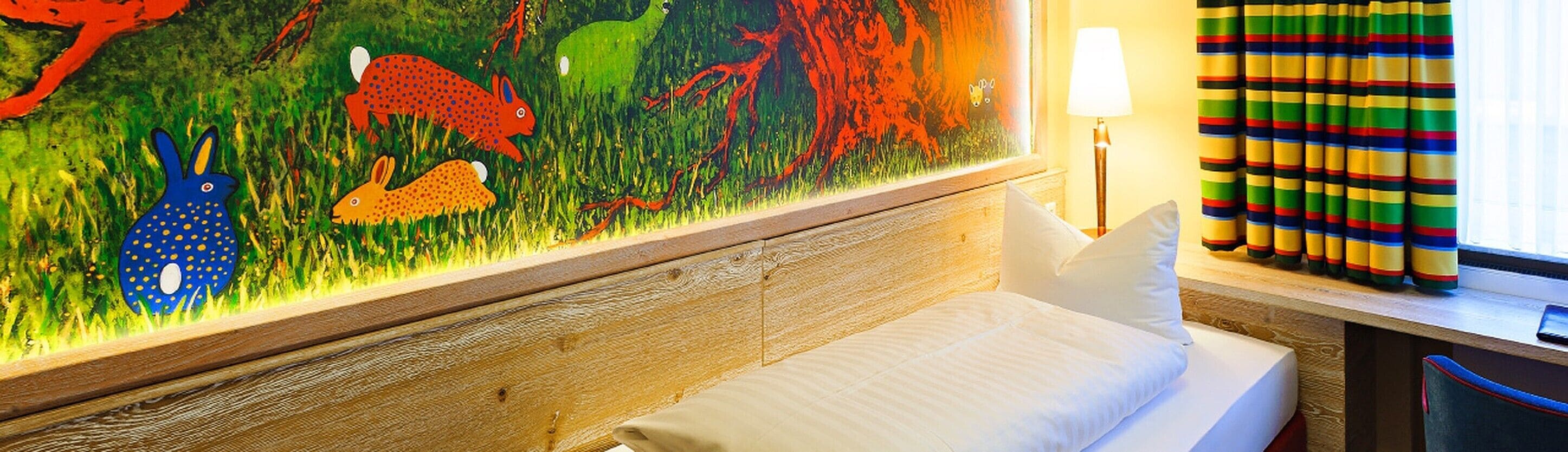 single room | 1 bedroom, desk, cots/infant beds, free wifi