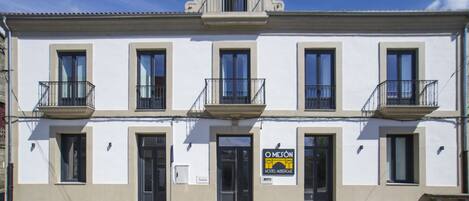 Fachada de la propiedad