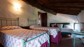 2 chambres, bureau, draps fournis