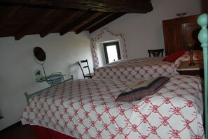 2 bedrooms, bed sheets