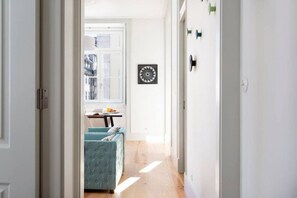 Interior - JOIVY Striking apt near Santa Justa Lift (Lisboa)