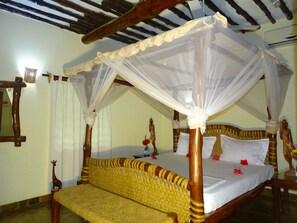 3 bedrooms, in-room safe, WiFi, bed sheets - Diani Paradise Villas Resort (Diani Paradise Villas)
