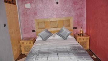 Quarto standard (Jabador) | Individualmente decorados, individualmente mobiliados, escrivaninha