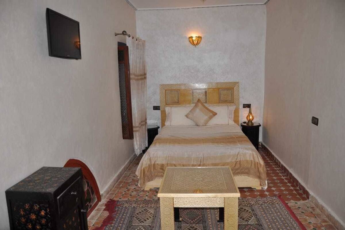 Chambre familiale (Chella) | Repas dans la chambre