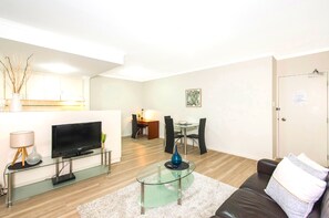 Living area - Perth West End Apartment 601 (Perth)