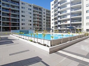 Outdoor pool - 128 On The Terrace (East Perth)