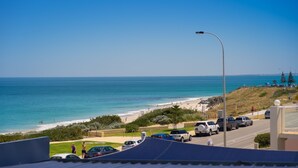 Apartment, 2 Schlafzimmer | Strand-/Meerblick