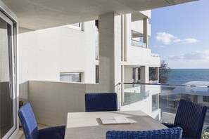 Balcony view - Cottesloe Blue Apartment (Cottesloe)