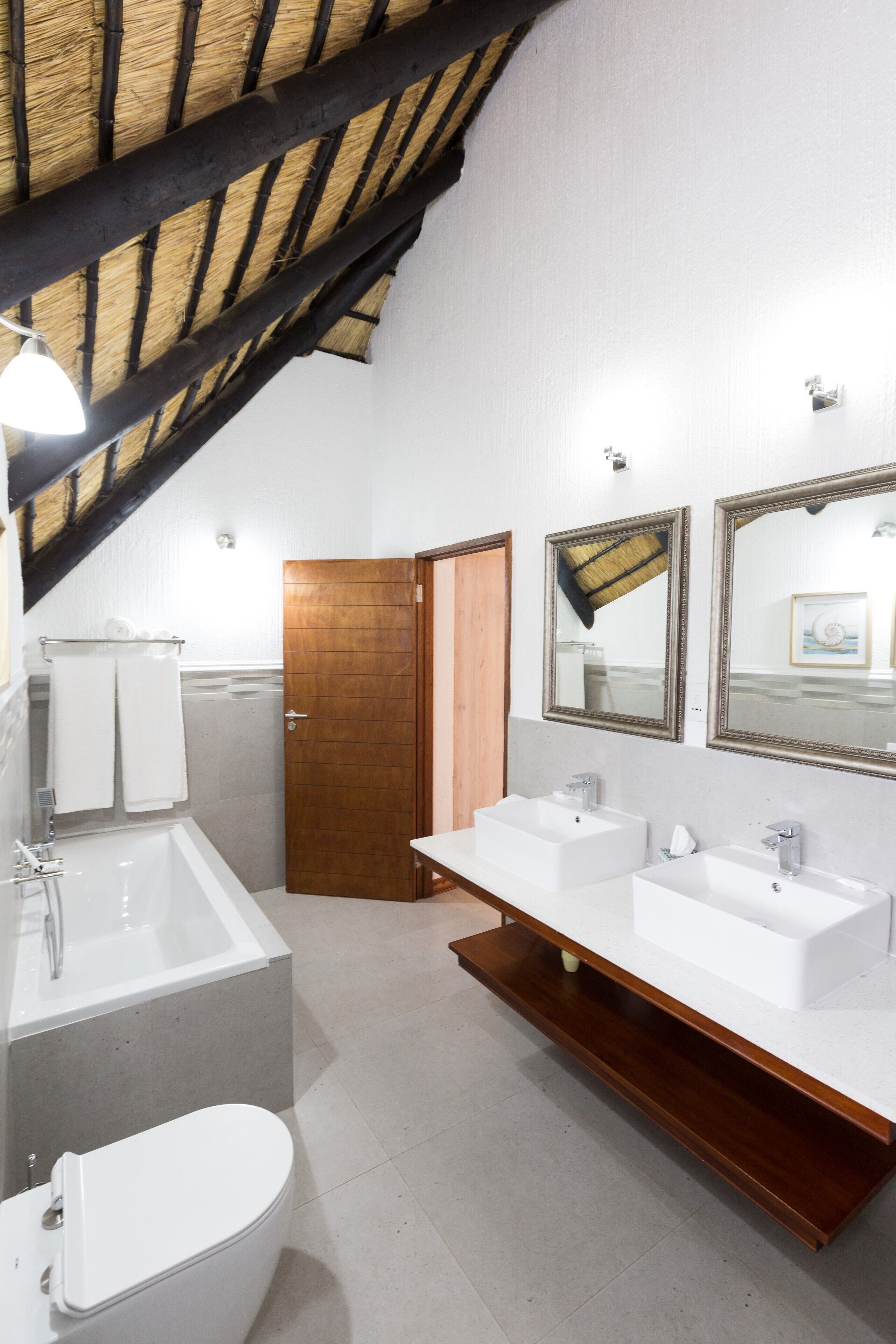 Family Chalet | Bathroom | Separate bathtub and shower, deep-soaking bathtub, hair dryer, towels